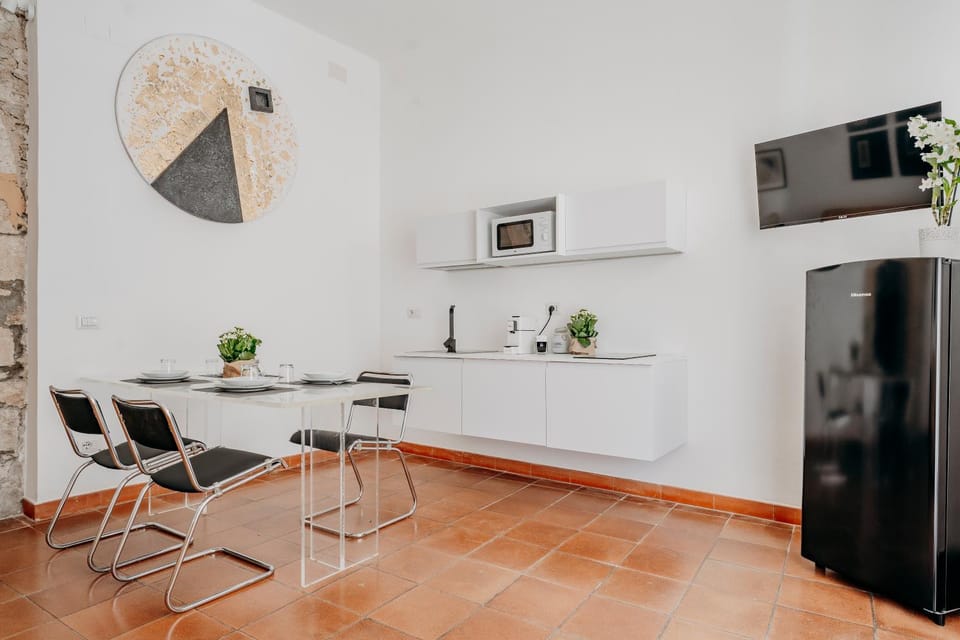 TV and multimedia, Kitchen or kitchenette, Dining area
