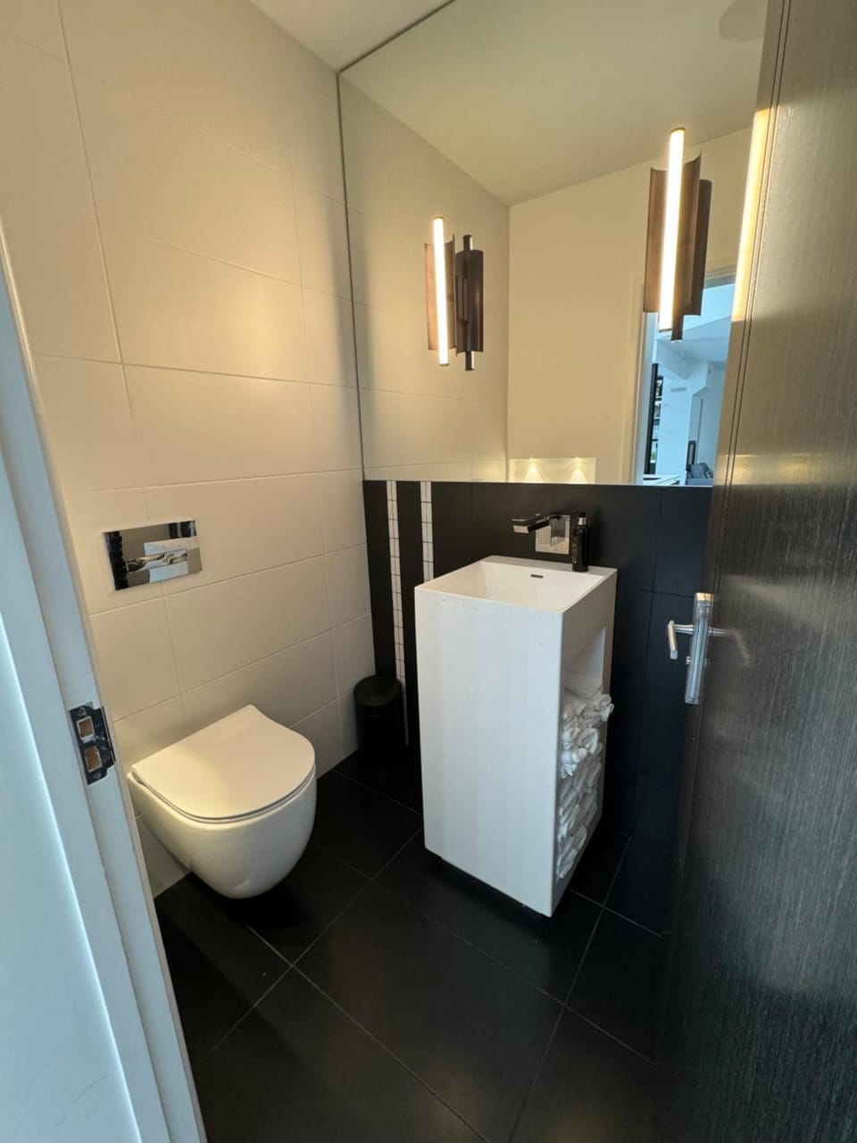 Art Deco 52 House in Truro