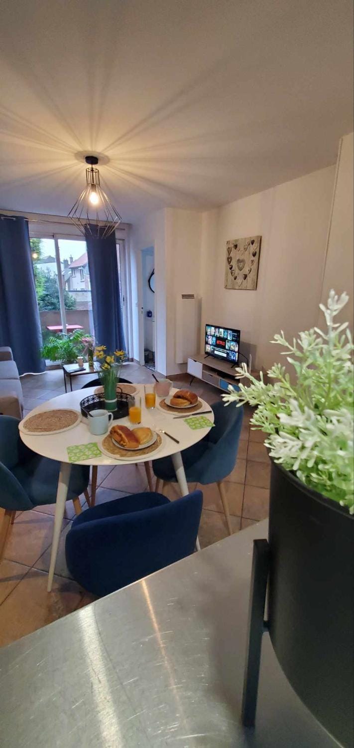 TV and multimedia, Dining area