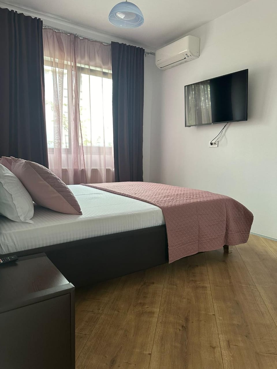 Happy Pipera 3 Luxury Rooms Apartment in Bucharest