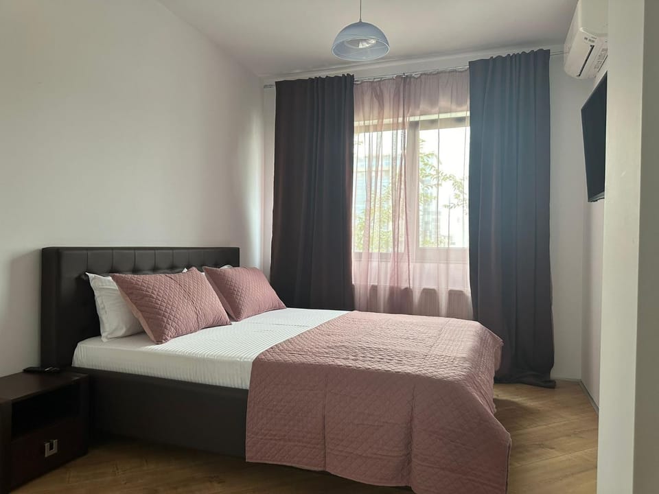 Happy Pipera 3 Luxury Rooms Apartment in Bucharest