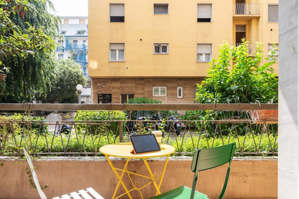 Salutati Flexyrent studio AC Apartment in Milan