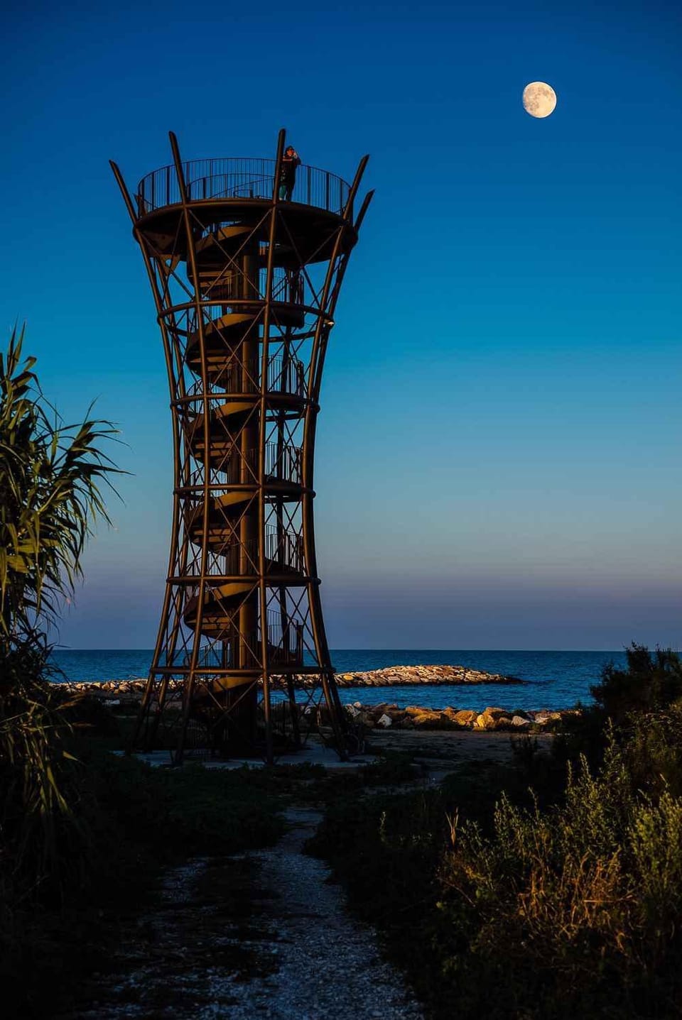 Nearby landmark, Summer