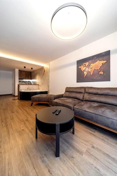 Bed, Living room, Photo of the whole room, Seating area, Bedroom