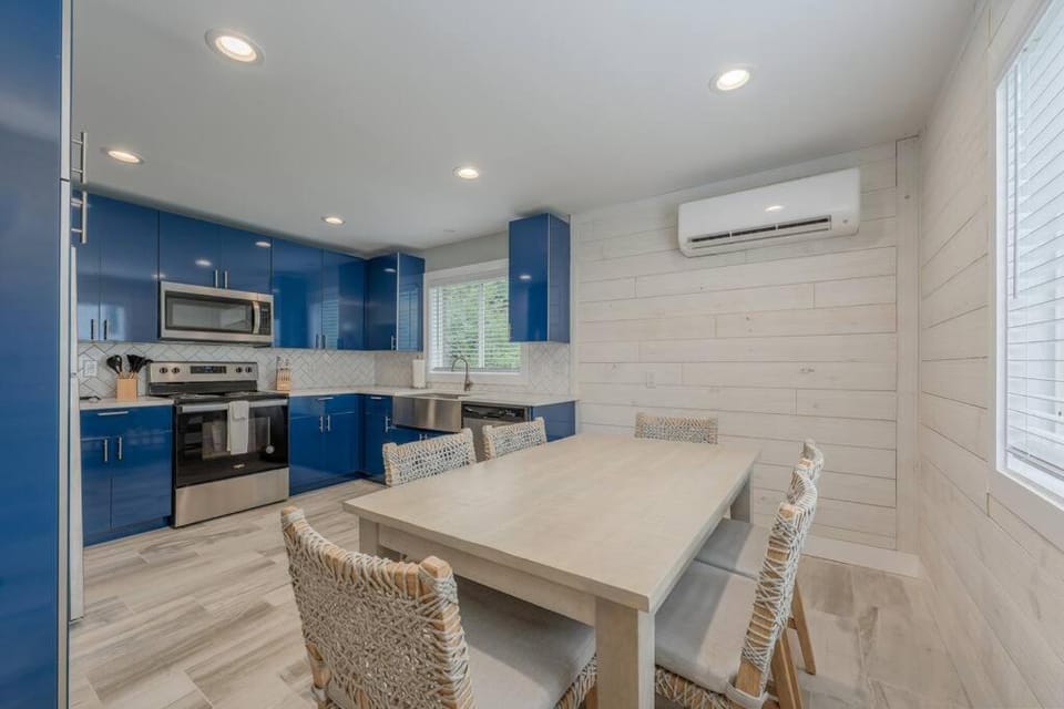 Sunset Family Villa C2 House in Bridgman