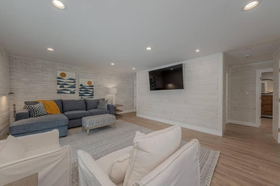 Sunset Family Villa C4 House in Bridgman