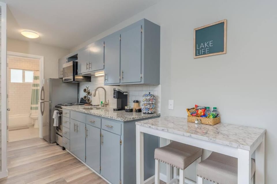 Sunset Villa D8 House in Bridgman