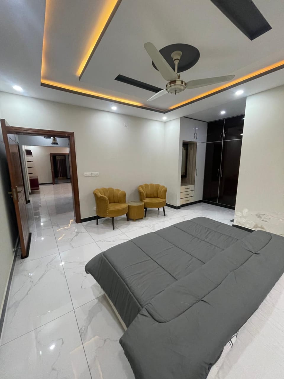 Bed, Photo of the whole room, Bedroom