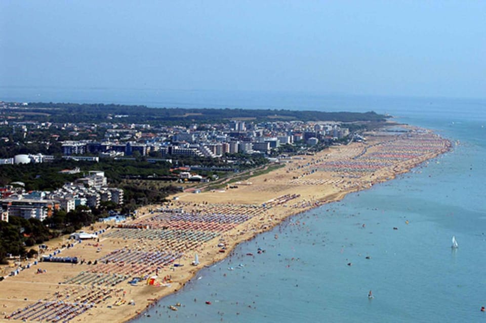 Nearby landmark, Summer, Beach