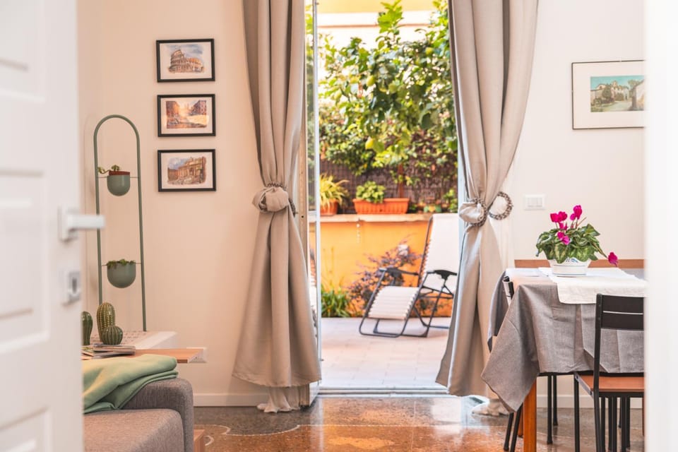 Living room, Dining area, Garden view