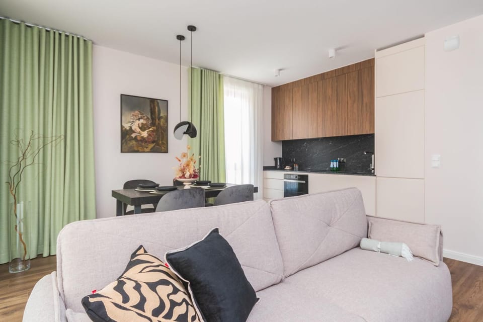 TV and multimedia, Kitchen or kitchenette, Living room, Seating area
