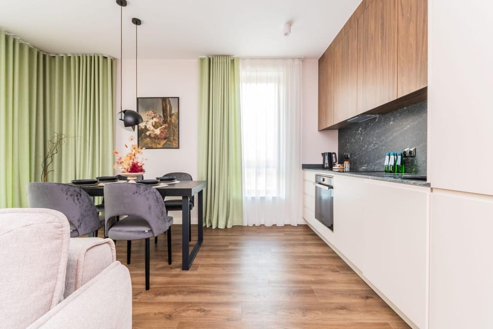Kitchen or kitchenette, Living room, Seating area, Dining area, stove