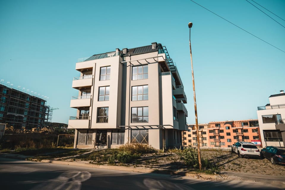 Property building, Street view