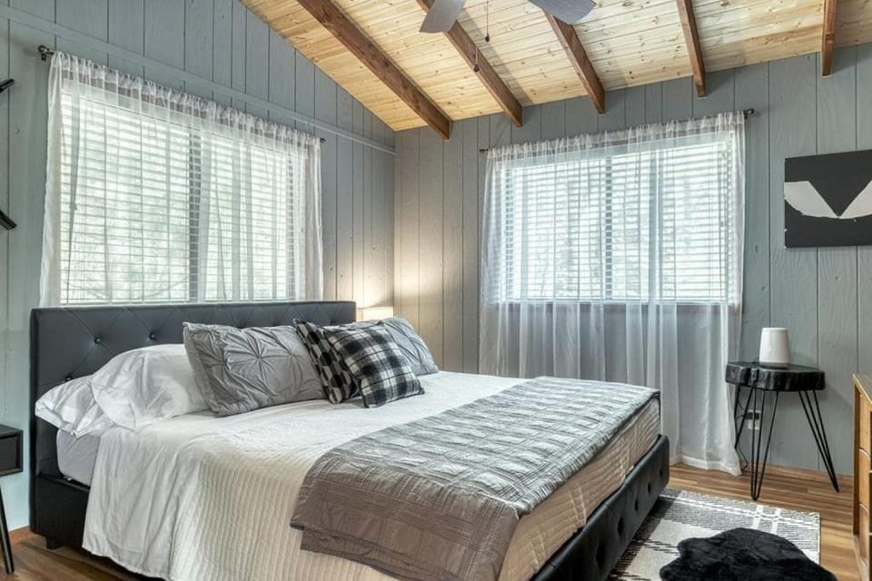 Bed, Bedroom