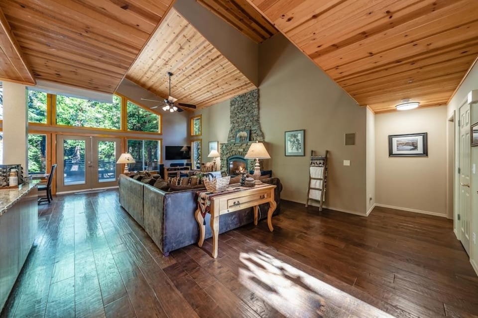 Shady Pines Smores, Stars & Cozy Nights In House in Shaver Lake