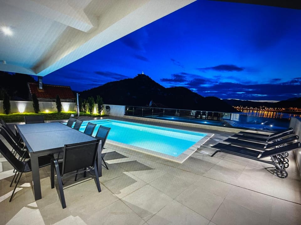 Patio, Night, Natural landscape, View (from property/room), Balcony/Terrace, Mountain view, Pool view, Swimming pool, sunbed