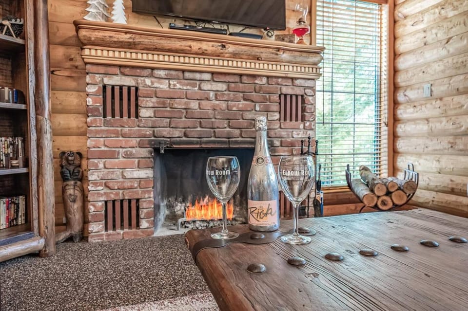 The Stew Cabin Cozy Escape Fireside Memories Cabin in Shaver Lake