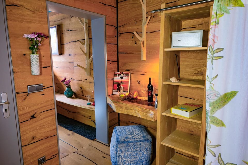 Photo of the whole room, wardrobe