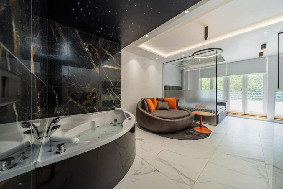 Hot Tub, Bathroom, Living room, Seating area, Bath