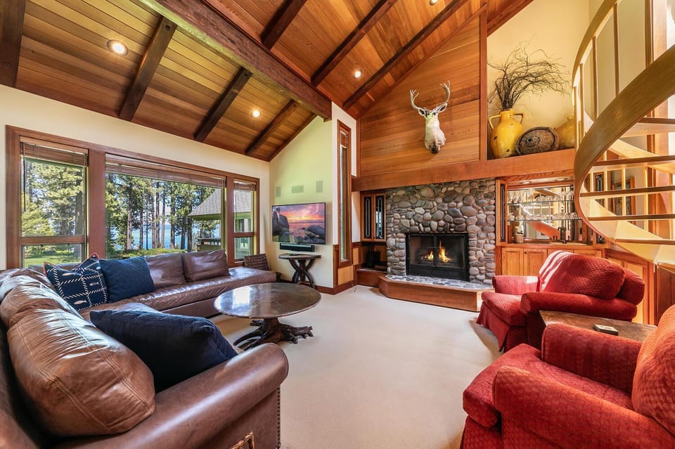 Chambers Lakeside Escape w Lake Views & HOA Access! House in Homewood