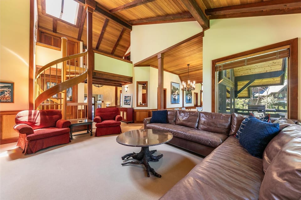 Chambers Lakeside Escape w Lake Views & HOA Access! House in Homewood