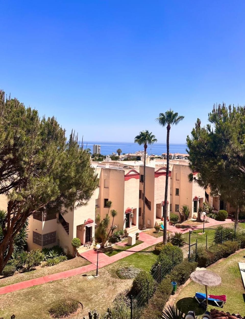Property building, Natural landscape, Garden, Garden view, Sea view