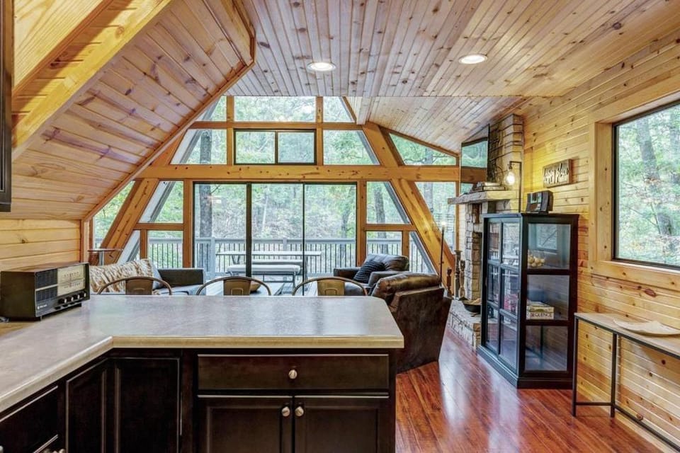 View (from property/room), Kitchen or kitchenette, Living room, Photo of the whole room