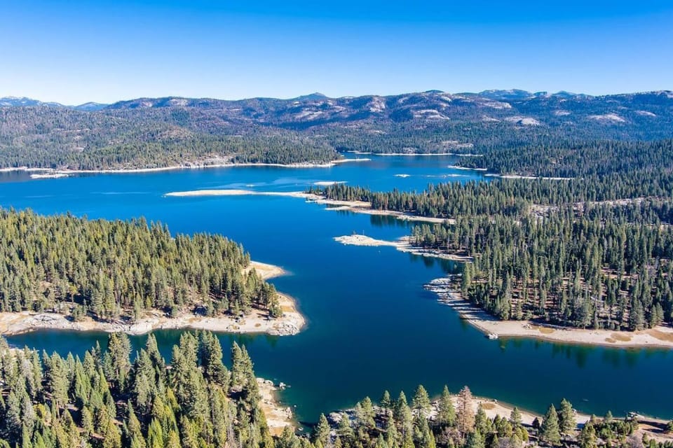 Hibernation Station Walkable, Warm Well-Loved House in Shaver Lake