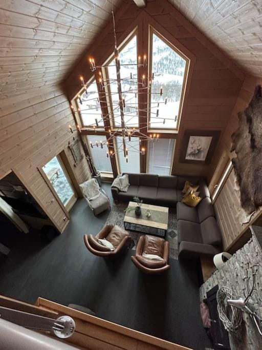 Myrkdalen Lodge II, luxury family cabin ski in and out Cabin in Vestland
