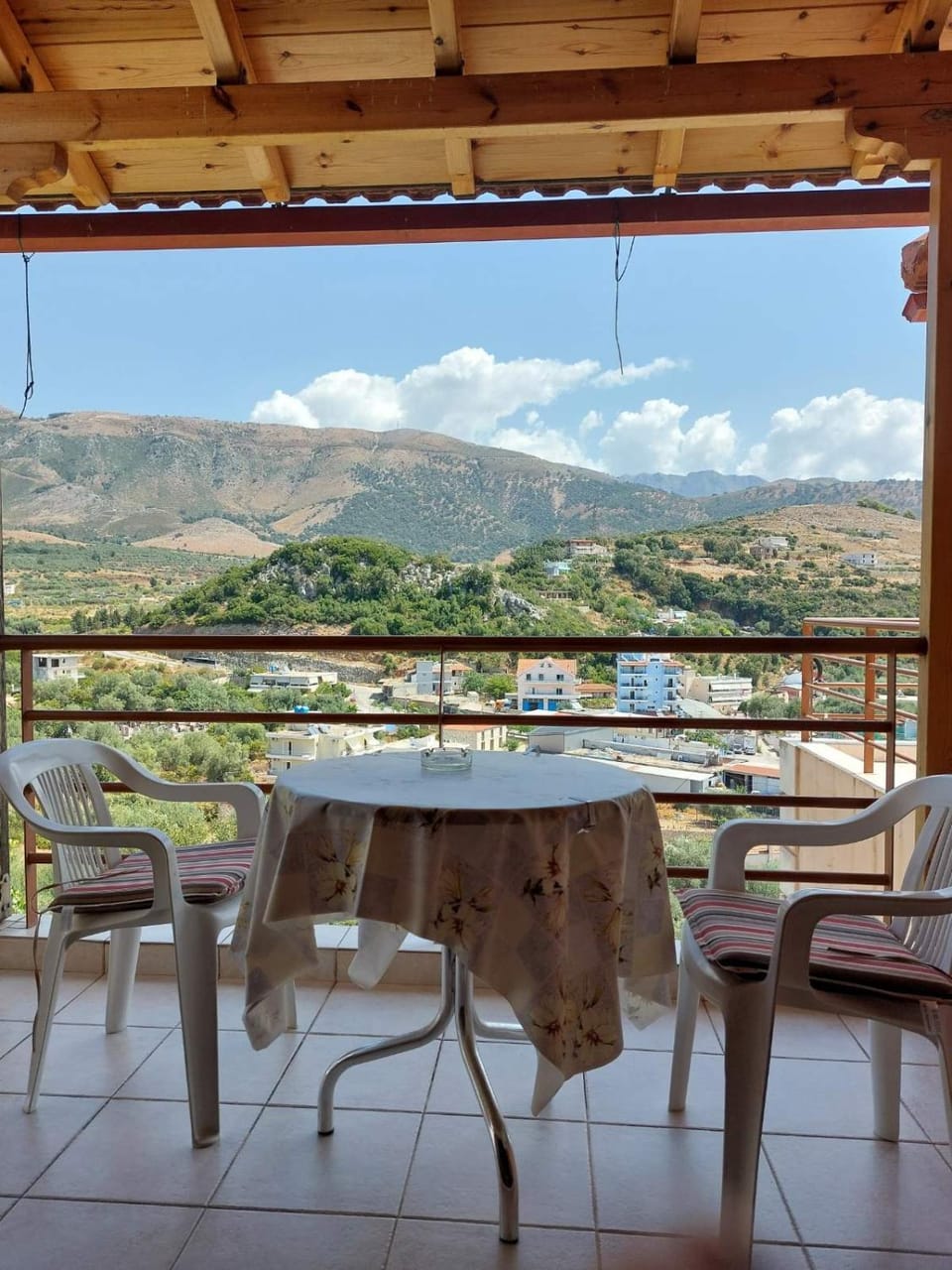 Natural landscape, View (from property/room), Balcony/Terrace, Dining area, Mountain view