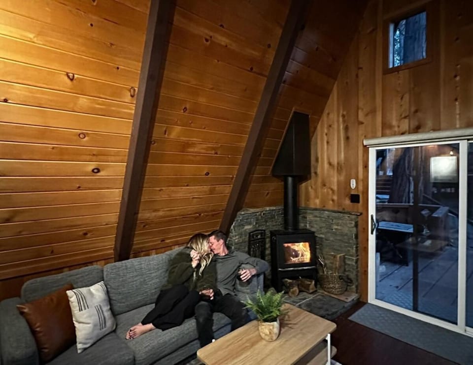 A-Frame Escape Unique stay w comfort & style House in Shaver Lake
