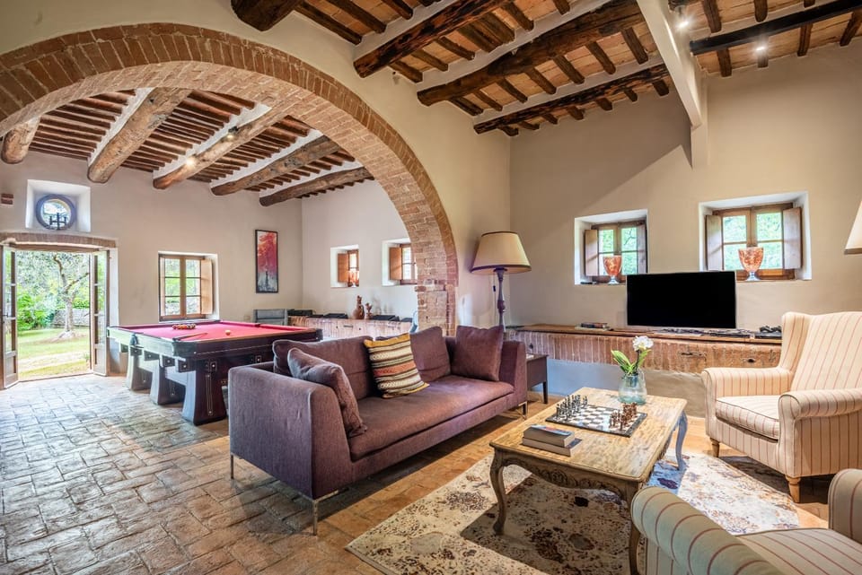 Communal lounge/ TV room, TV and multimedia, Living room, Seating area