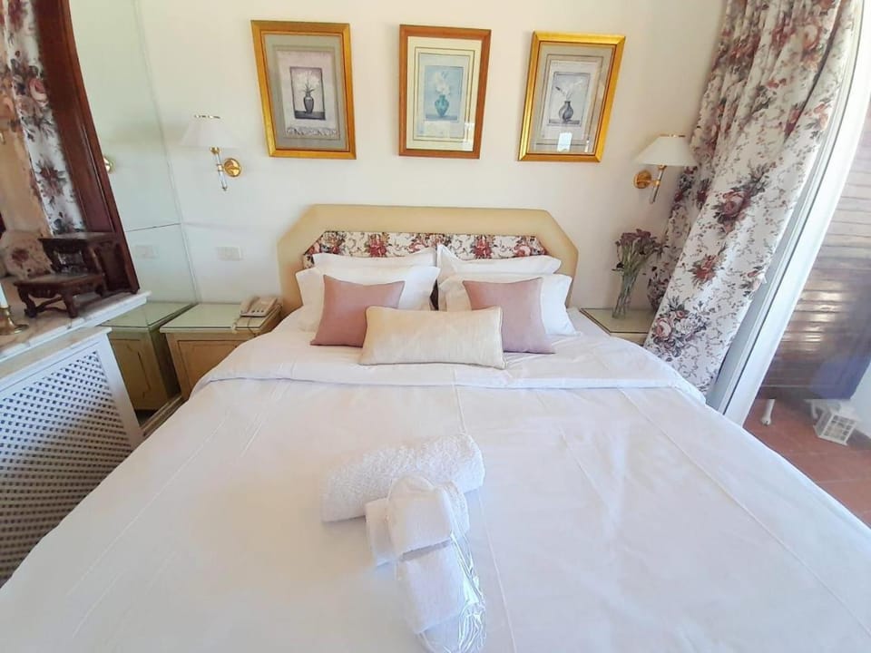 Plaza la marsa Hotel in Tunis Governorate, Tunisia