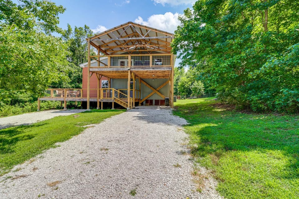 Views on 12 Acres: Ozark Mountain Cabin! Cabin in Arkansas