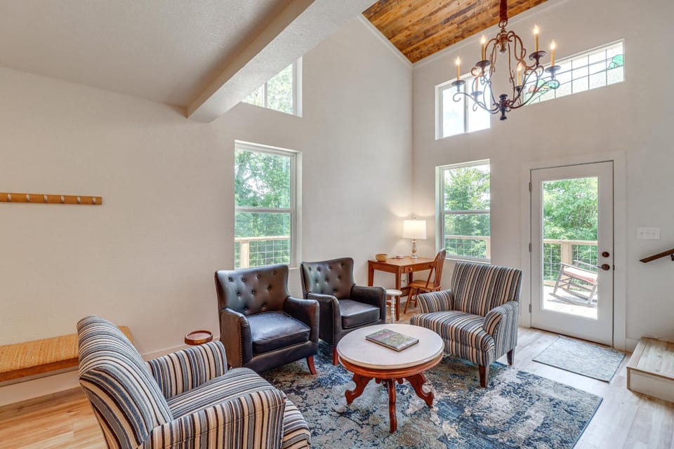 Views on 12 Acres: Ozark Mountain Cabin! Cabin in Arkansas
