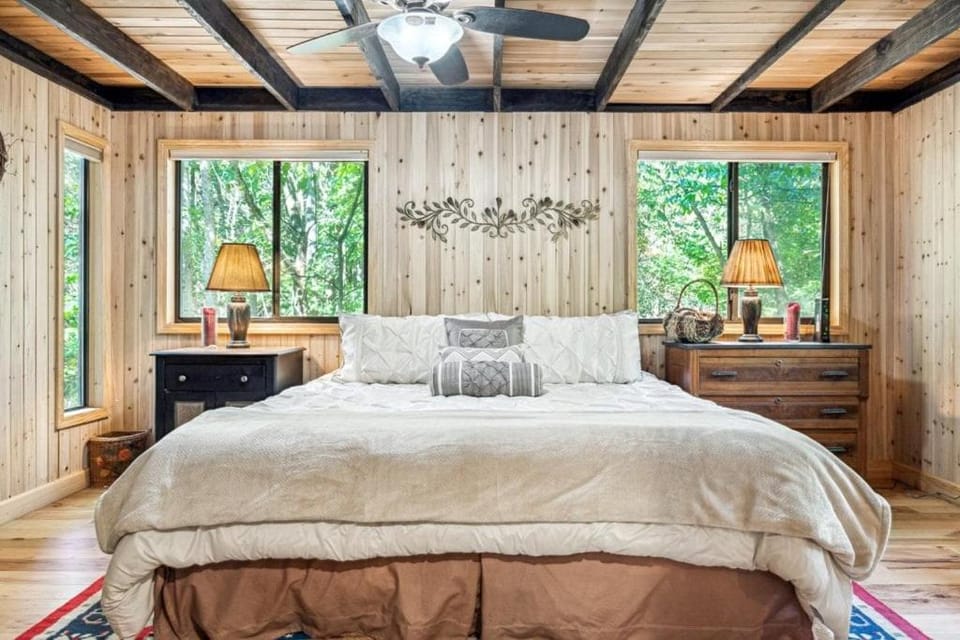 Bed, View (from property/room), Photo of the whole room, Bedroom