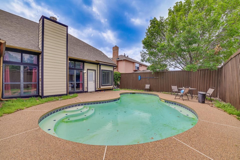 6 Mi to Dtwn! Family Home w/ Pool in Carrollton House in Carrollton