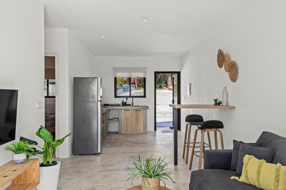 Day, TV and multimedia, Coffee/tea facilities, Kitchen or kitchenette, Living room, Seating area, Dining area, microwave