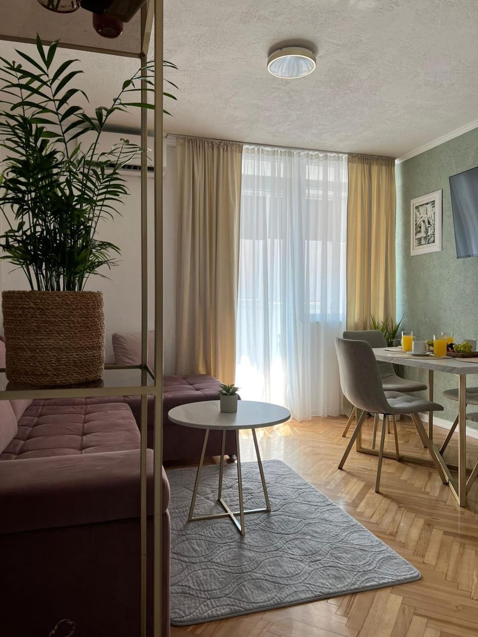 Living room, Seating area, Dining area