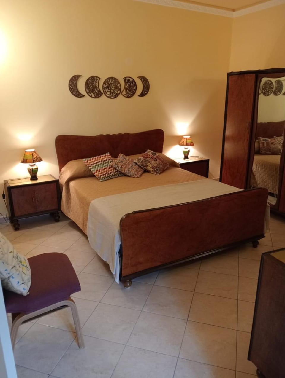 Bed, Photo of the whole room, Bedroom