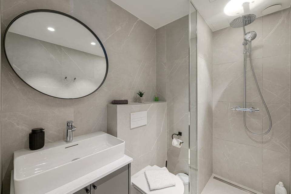 Shower, Toilet, Bathroom