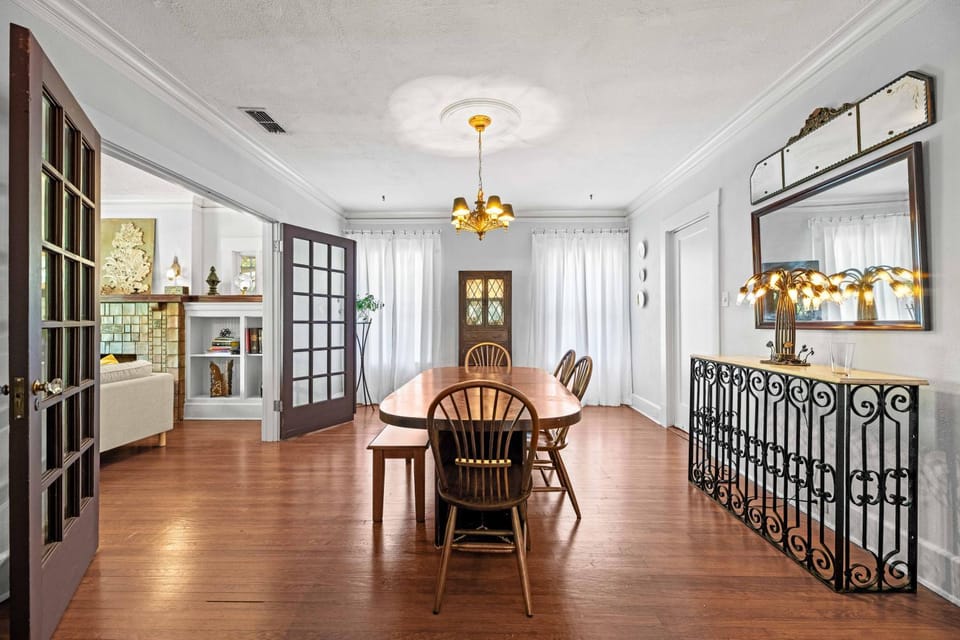 Mistletoe Heights Bungalow House in Fort Worth