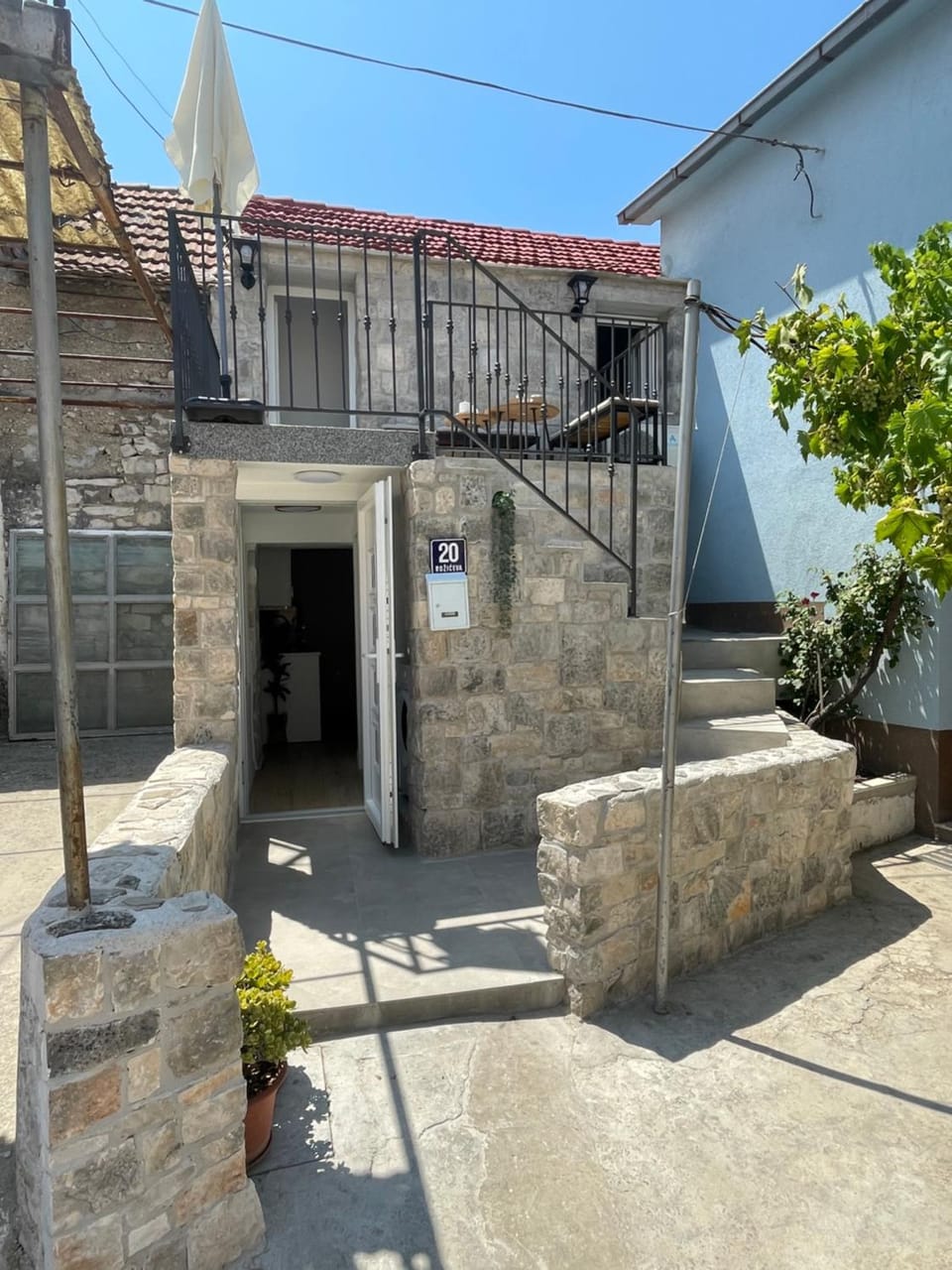 Property building, Day