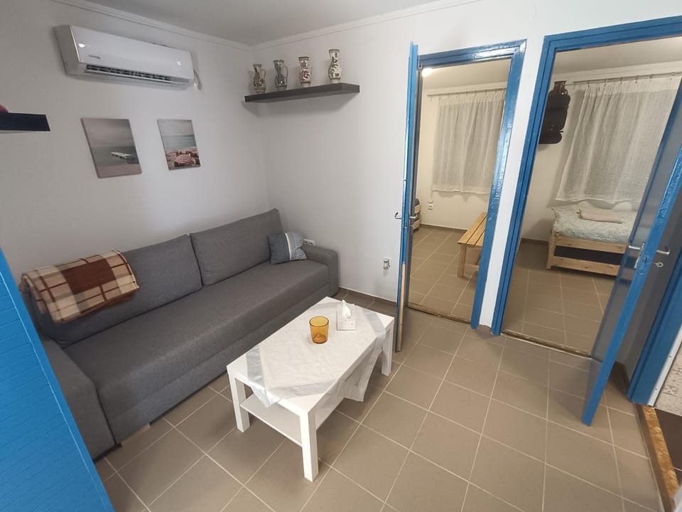 Living room, air conditioner