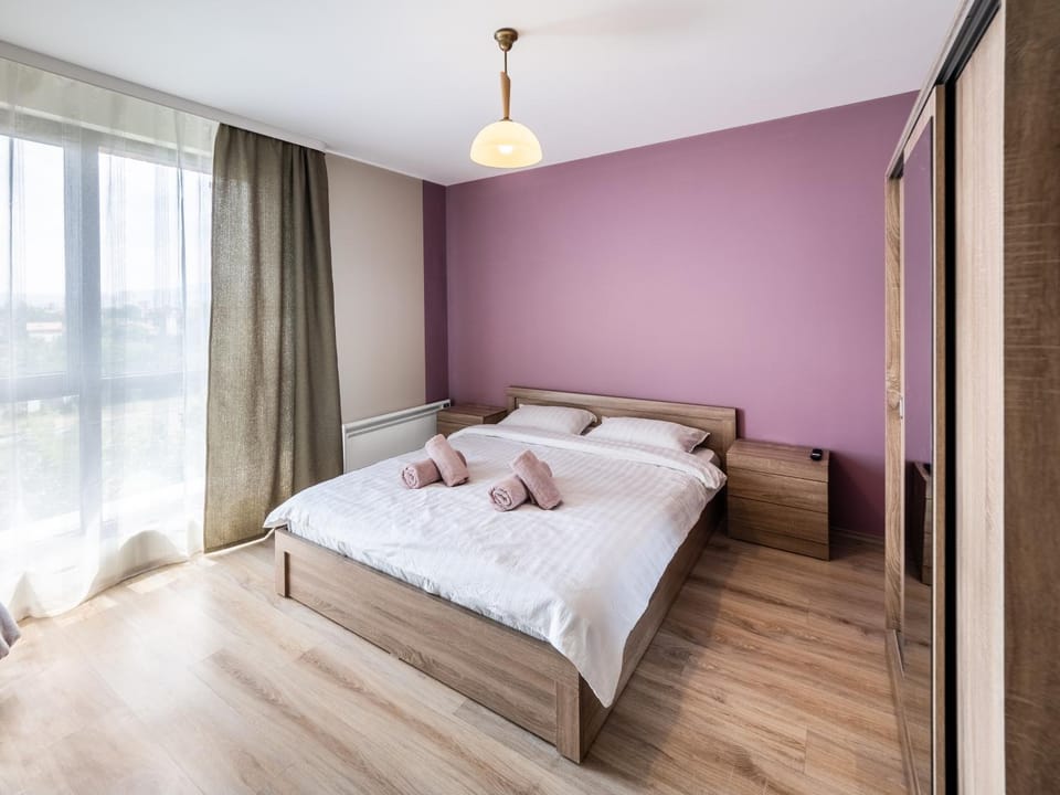 Bed, Photo of the whole room, Bedroom, towels