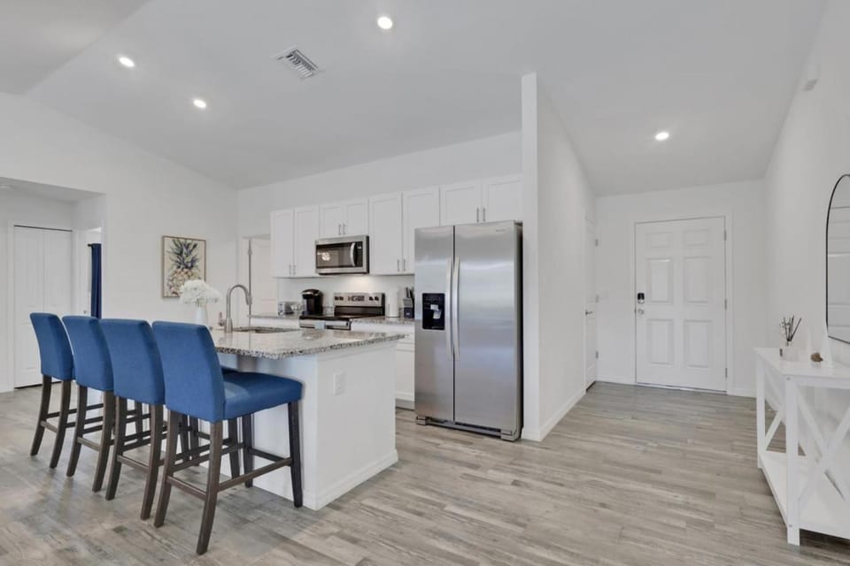 New with Pool & Pier! Perfect for two Families! House in North Fort Myers