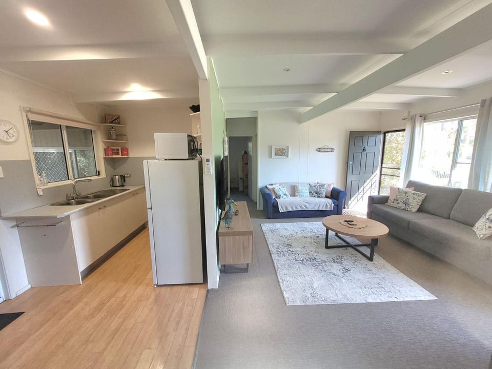 Waterfront Retreat by Book Jervis Bay Getaway Kayaks, Bikes, Fast Wi-Fi and more House in Saint Georges Basin
