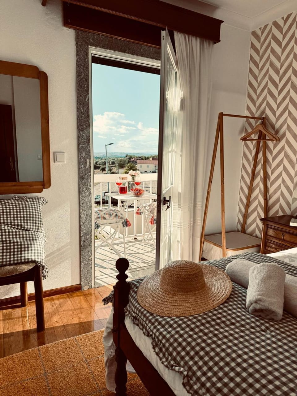 Bed, View (from property/room), Balcony/Terrace, Bedroom