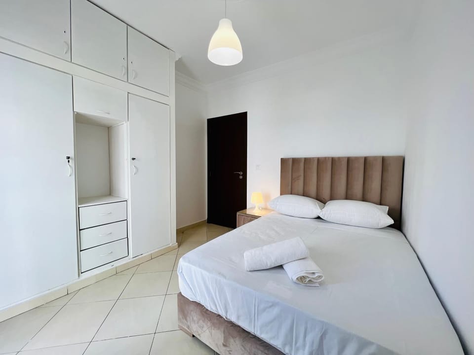 Bed, Photo of the whole room, Bedroom, towels, wardrobe