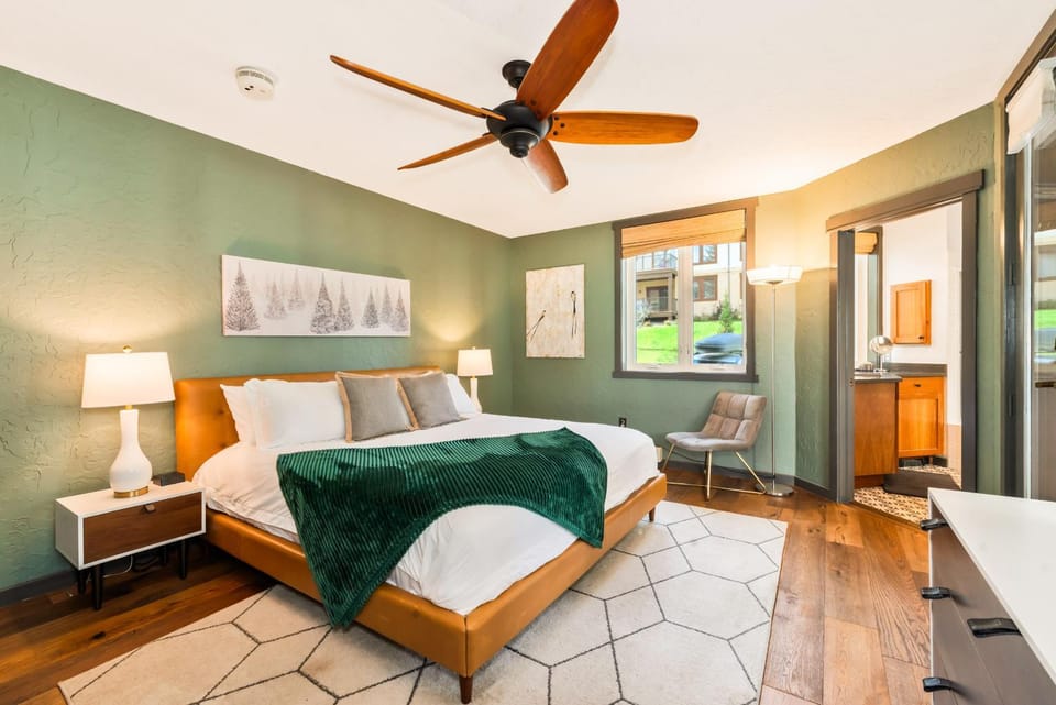 Bed, Bathroom, Bedroom